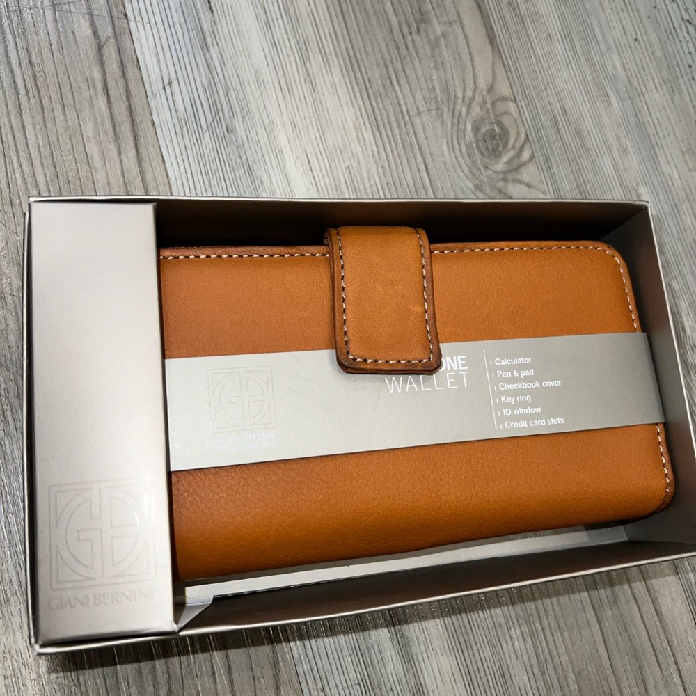 Woman’s Wallet